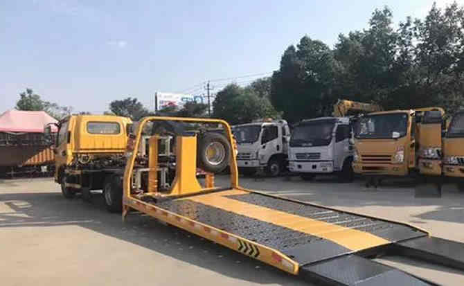 岳塘区汽车中途维修案例